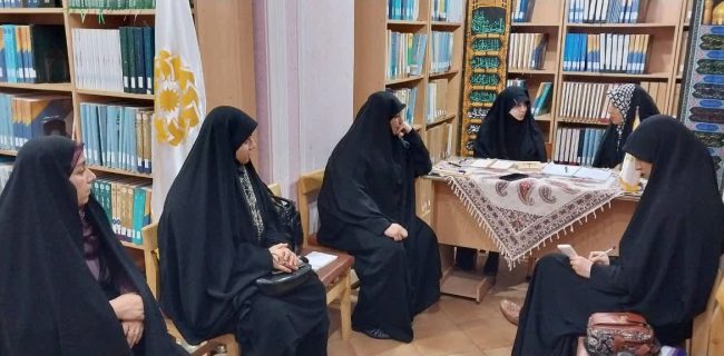 نگاه عرفانی و عمیق به دفاع مقدس در ادبیات داستانی