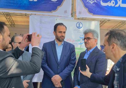 بازدید رئیس دانشگاه علوم پزشکی گیلان با همراهی دکتر رحیم شوقی شهردار رشت،  از نمایشگاه دستاوردهای عرصه بهداشت و سلامت در پیاده راه رشت 