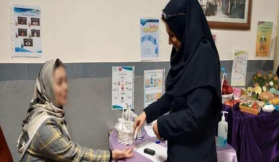 به مناسبت هفته ملی دیابت ایستگاه پایش قند خون و سفره سلامت در مرکز آموزشی و درمانی پورسینا برپا شد