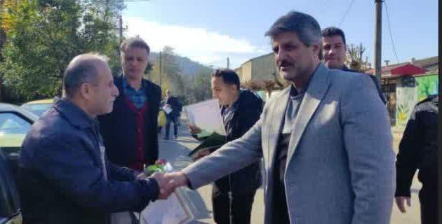 مراسم تجلیل از ۱۳ راننده نمونه تاکسیرانی درون شهری به مناسبت روز حمل و نقل در املش 