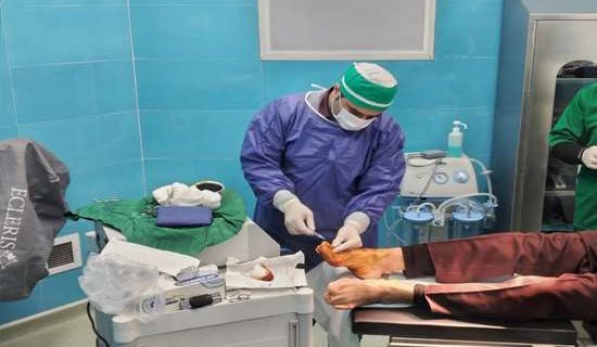 آغاز به کار اتاق عمل سرپایی کلینیک شهدای سلامت با انجام عمل اکسزیون توده پا