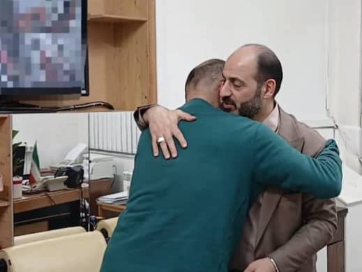 در بازدید سرپرست زندان‌های گیلان از زندان انزلی و آزادی یک زندانی به همت دانش‌آموزان مدرسه دخترانه