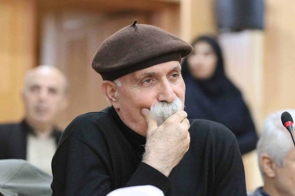 ما خبرنگار و نماینده ی افکار عمومی هستیم نه پل ارتباطی مسئولان‌ !!!