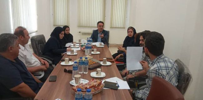 نشست صمیمانه مدیرکل استاندارد با واحدهای تولیدی رودبار