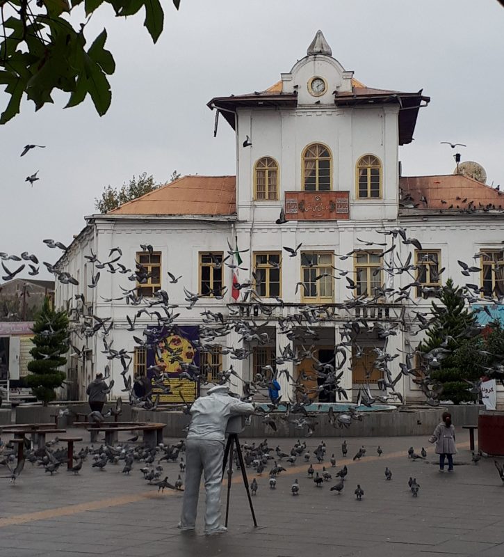 مدیر گروه بیماری‌های مرکز بهداشت استان گیلان خاطرنشان کردمسافرانی که در استان حضور دارند هر چه سریعتر برای سلامتی خود، عزیزانشان و بقیه استان گیلان را ترک کنند.