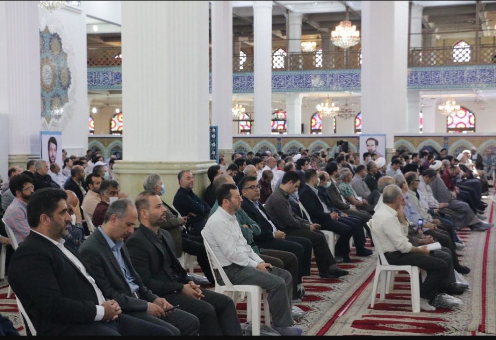 حضور مدیر کل و کارکنان حفاظت محیط زیست گیلان در مراسم گرامیداشت شهدای هفتم تیر