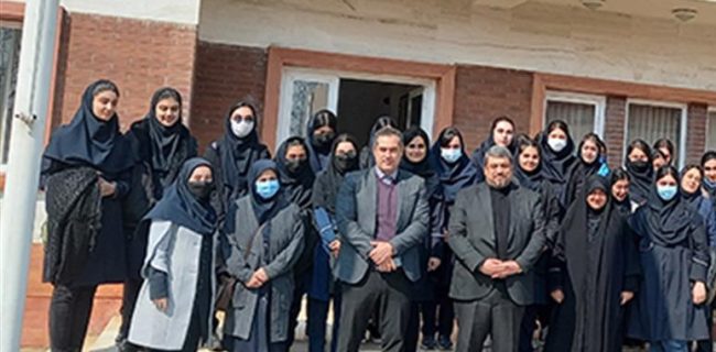 بازید دانش آموزان دبیرستان پروفسور رضا از فعالیت شرکت های دانش بنیان و فناور دهکده فناوری و نوآوری فشتام