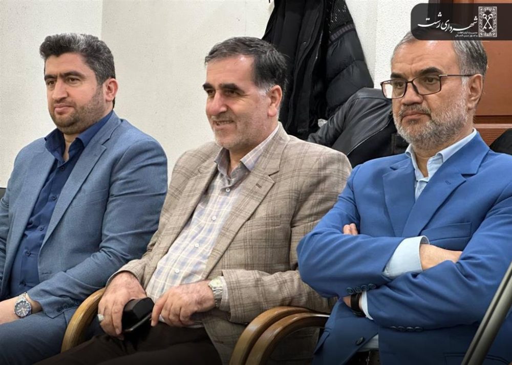 حضور سرپرست شهرداری رشت به همراه رئیس و اعضای شورای اسلامی در مسابقات فوتسال جام رمضان در سالن ورزشی شهید حاج قاسم سلیمانی