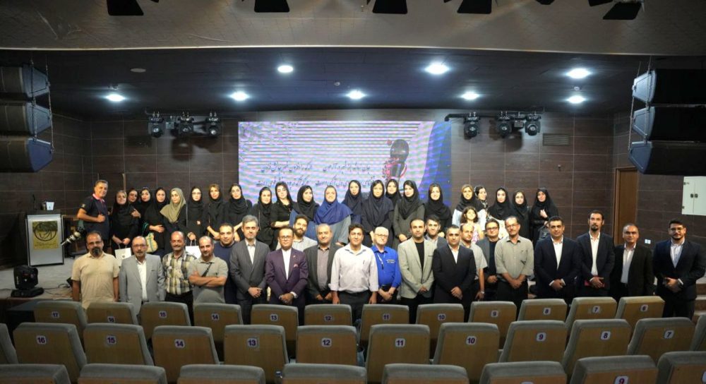 در مجموعه آرش مارکت و به مناسبت روز خبرنگار انجام شد ؛   تقدیر شرکت هلدینگ آرش از اصحاب رسانه گیلان 