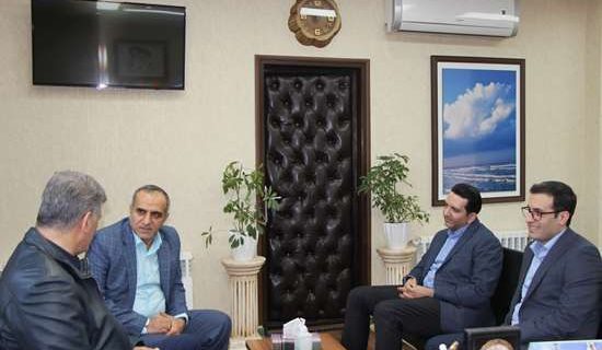 نماینده مردم شهرستان رودبار طی نشستی ، با معاون توسعه مدیریت، منابع و برنامه ریزی دانشگاه علوم پزشکی گیلان دیدارو گفت و گو کرد