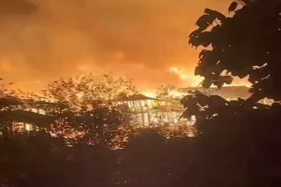 امدادرسانی مرکز اورژانس گیلان در پی حریق گسترده شهرک امامزاده ابراهیم