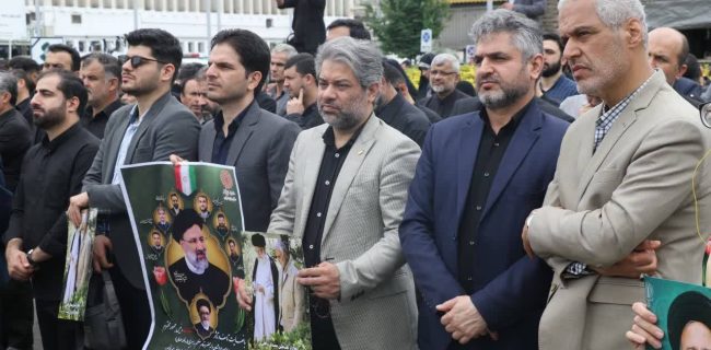 با حضور وزیر کشور و مردم قدرشناس گیلان؛ اجتماع بزرگ سوگواری شهادت رئیس جمهور و همراهانش در رشت برگزار شد