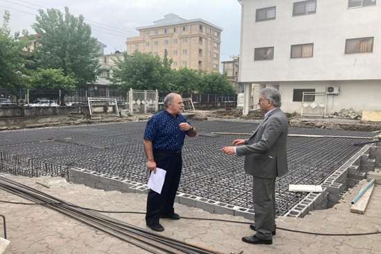 رئیس دانشگاه علوم پزشکی گیلان از محل احداث بونکر دستگاه رادیوتراپی‌های انرژی در مرکز آموزشی درمانی رازی رشت بازدید کرد