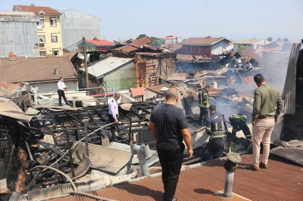 رییس سازمان آتش نشانی و خدمات ایمنی رشت از آتش سوزی ۷ باب منزل مسکونی در این شهر خبر داد