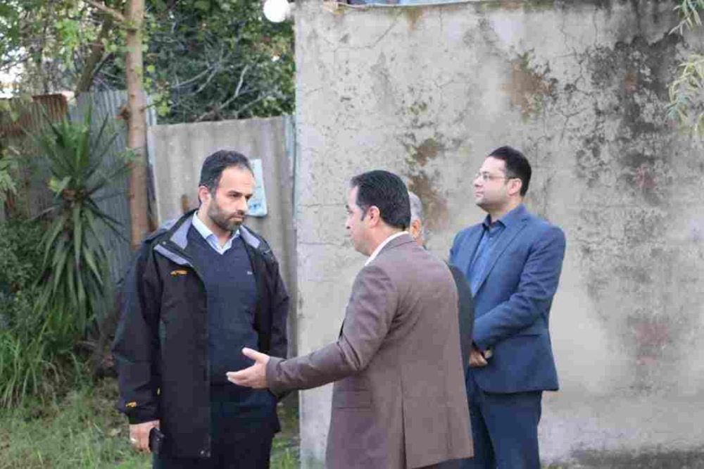 دستور شهردار رشت خطاب به معاون عمرانی شهرداری رشت؛  لزوم اخطار به پیمانکار و پیگیری نسبت به بهسازی و اصلاح روکش آسفالت محله کوی حسینی رشت