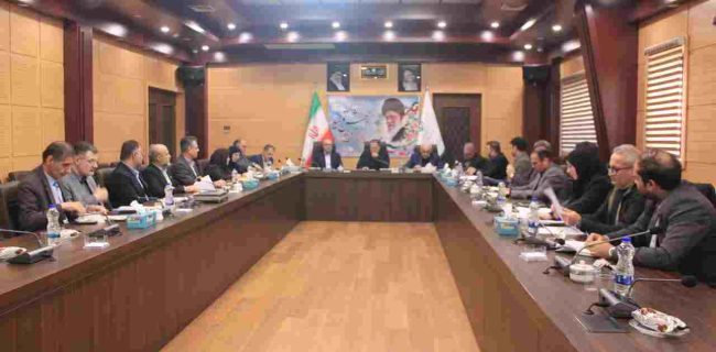 دکتر آقایی : سرمایه‌گذاران سربازان خط مقدم مقابله با دشمن درجنگ ناجوانمردانه اقتصادی هستند 