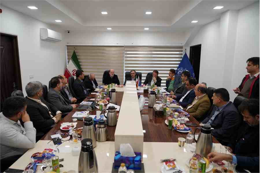 با حضور مدیر کل بنادر و دریانوردی استان گیلان صورت گرفت؛ نشست بررسی وضعیت بندر تفریحی گردشگری چمخاله