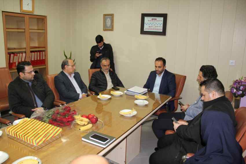 نشست مشترک شهردار، مدیران شهری و رئیس کمیسیون بهداشت شورا با مدیر بیمارستان پورسینا