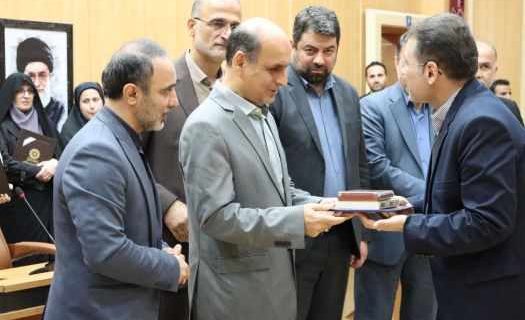 از سید مجتبی جلالی پور “مدیرکل کمیته امداد امام خمینی(ره) استان گیلان” به عنوان دستگاه نمونه استانی تجلیل شد