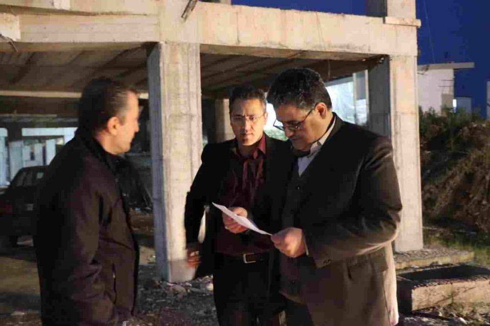 بازدید شبانه مهندس دائمی از پروژه ۹۸ واحدی سنگاچین شهرستان بندر انزلی