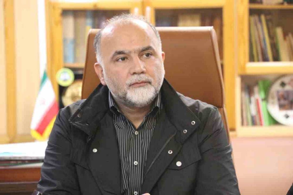 فرماندار شهرستان رشت خبر داد؛ تجهیز ۱۰ محل اسکان اضطراری در شهرستان رشت/ استقرار ماشین آلات برف‌روبی در محورها