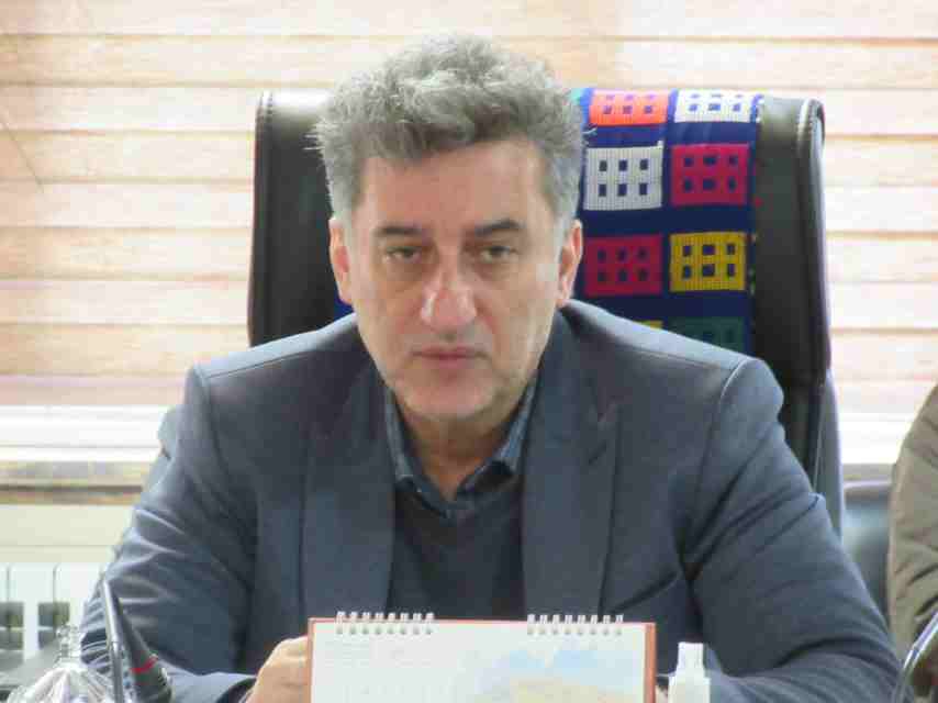 تأکید دکتر مرادی،‌ بر معرفی صنایع دستی و محصولات محلی به مسافران نوروزی