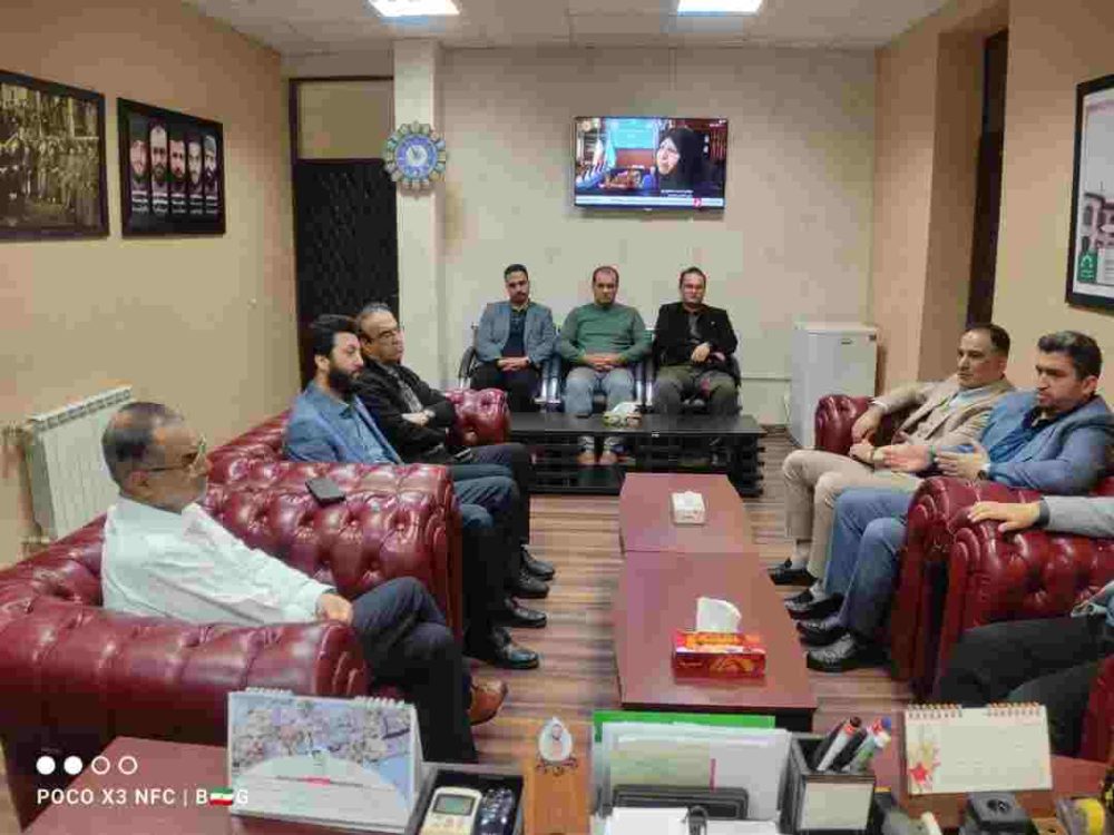 در دیدار نوروزی رئیس شورای اسلامي و شهردار منطقه یک رشت مطرح شد: توجه به مبحث سرمایه گذاری در راستای تحقق شعار سال در مجموعه مدیریت شهری رشت