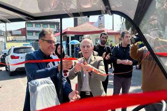 بهره‌برداری از یک دستگاه خودروی بیماربر برقی با حضور خیرین در مرکز آموزشی و درمانی رازی رشت