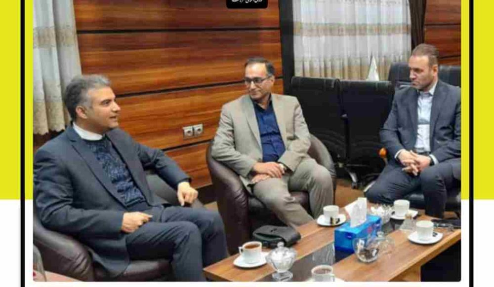 بازدید دکتر سیدحسین رضویان رئیس کمیسیون توسعه پایدار شورای اسلامی شهر از سازمان میادین و مشاغل شهرداری رشت و برگزاری جلسه با مدیریت آن سازمان درخصوص ساماندهی مشاغل خرد شهری