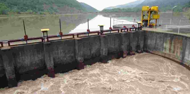 معاون حفاظت و بهره برداری آب گیلان از رهاسازی آب سد سفیدرود از نیمه اردیبهشت ماه سالجاری خبر داد