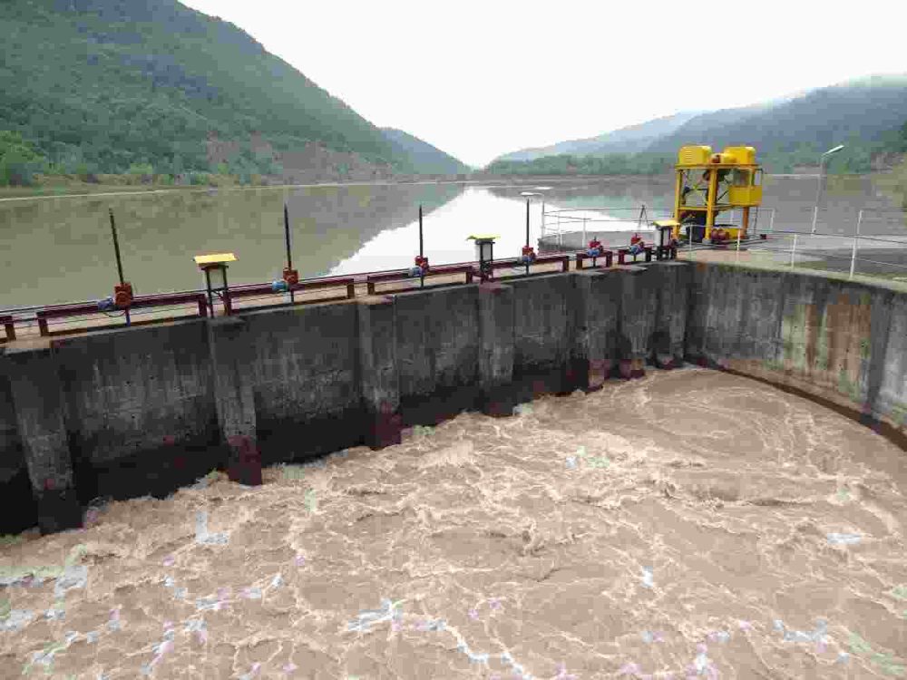معاون حفاظت و بهره برداری آب گیلان از رهاسازی آب سد سفیدرود از نیمه اردیبهشت ماه سالجاری خبر داد