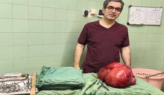 عمل جراحی نجات‌بخش در بیمارستان شهید انصاری؛ توده‌ای به وزن ۱۰ کیلوگرم از شکم بیمار خارج شد