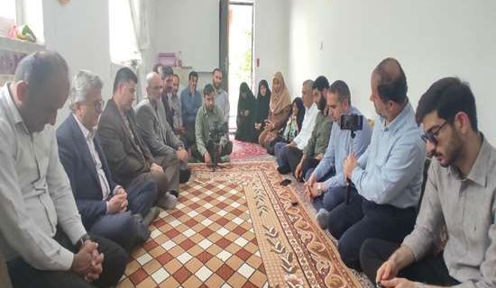 دیدار رئیس دانشگاه علوم پزشکی گیلان با خانواده شهید جعفر لطفی در رودبار؛ تکریم مقام والای شهدا و ایثارگران