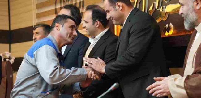  کارگران شهرداری کلاچای به مناسبت روز جهانی کارگر تجلیل شدند