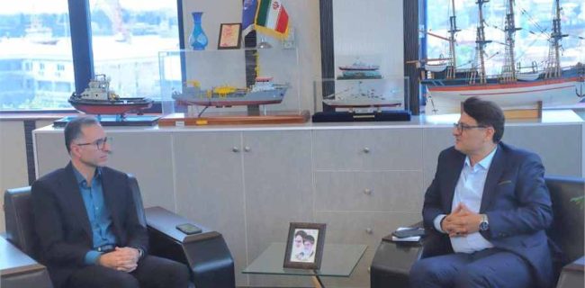 دیدار رئیس مجمع نمایندگان استان با مدیرکل بنادر و دریانوردی استان گیلان