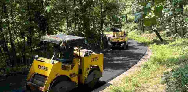 آغاز عملیات اجرایی فاز ۲ پروژه آسفالت راه روستایی فرارود به براگور در شهرستان رودبار
