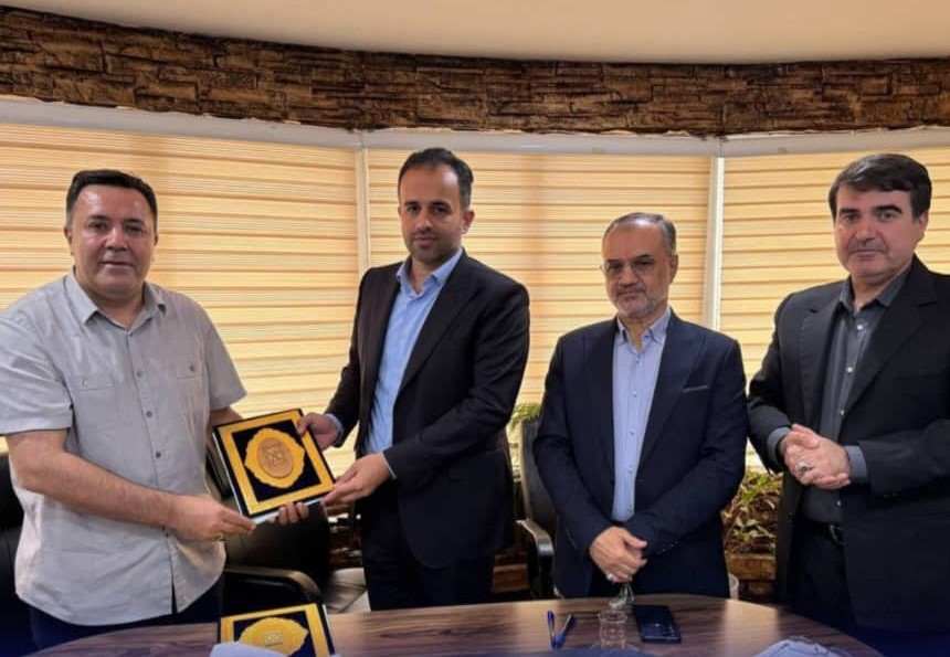 قرارداد سرمایه‌گذاری ساخت مجتمع اقامتگاهی، رستوران و آکواریوم در بوستان ملت رشت به امضا رسید