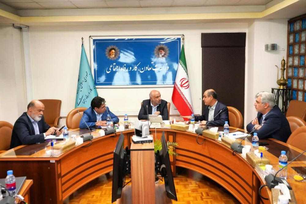 از پرداخت بدهی خودروسازان به قطعه سازان گیلانی تا بررسی مشکلات کارخانه چوکا و دخانیات گیلان