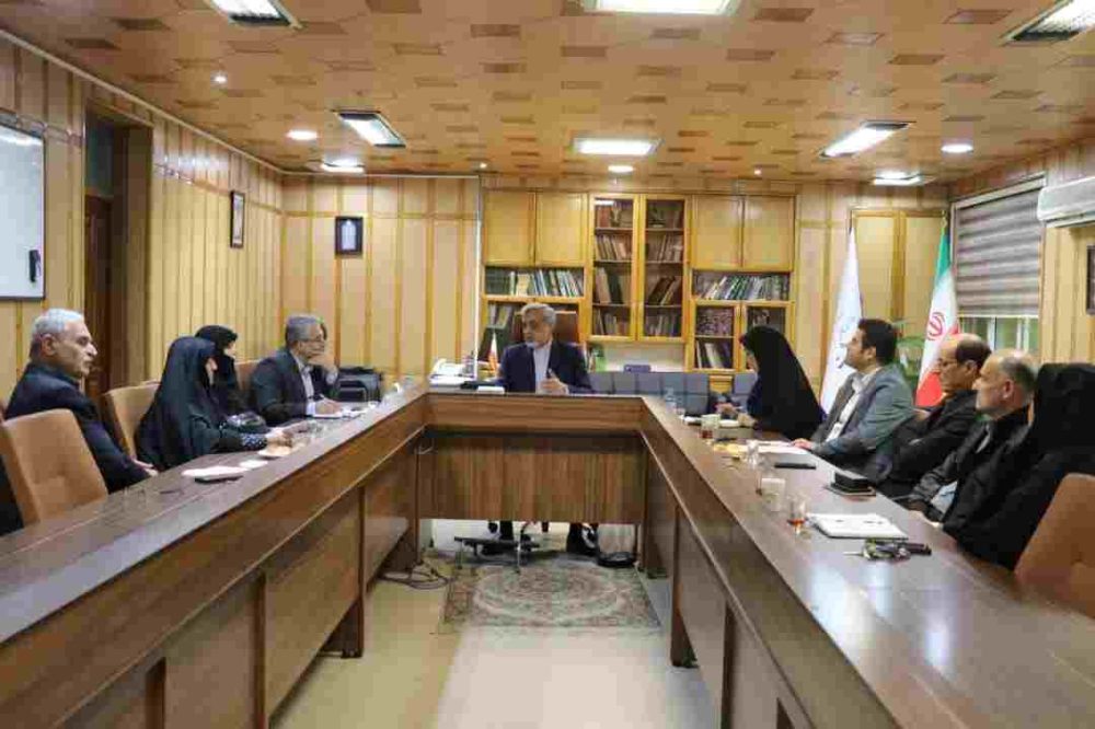 بازسازی تمثال شهدا در اولویت کار شهرداریها و دهیاران باشد