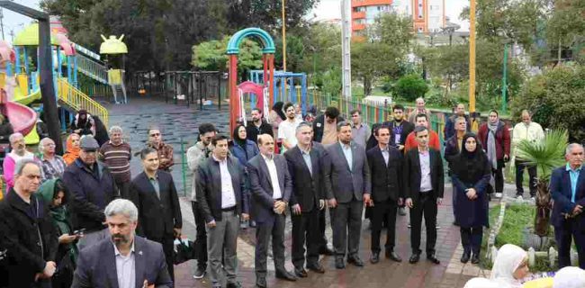 جشنواره تئاتر خیابانی شهروند لاهیجان با گلباران مزار شهدا آغاز شد