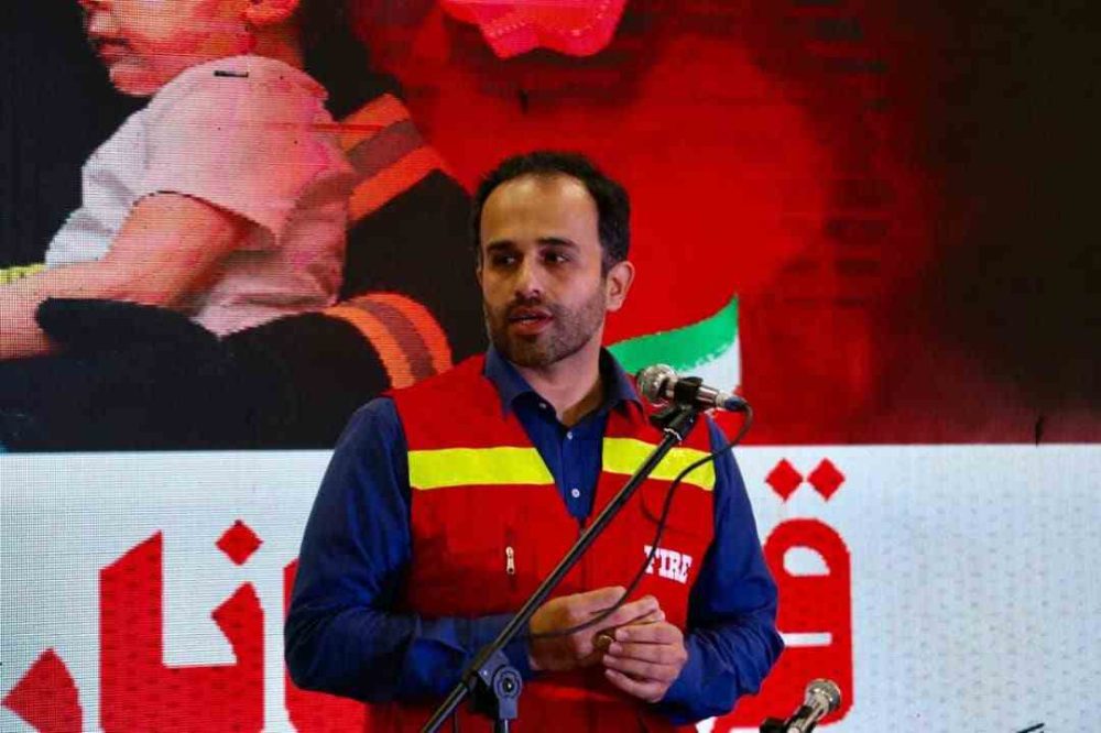 آتش نشانان ثابت کرده اند که خدمت به مردم و صیانت از امنیت و آرامش جامعه برایشان بالاترین اولویت است