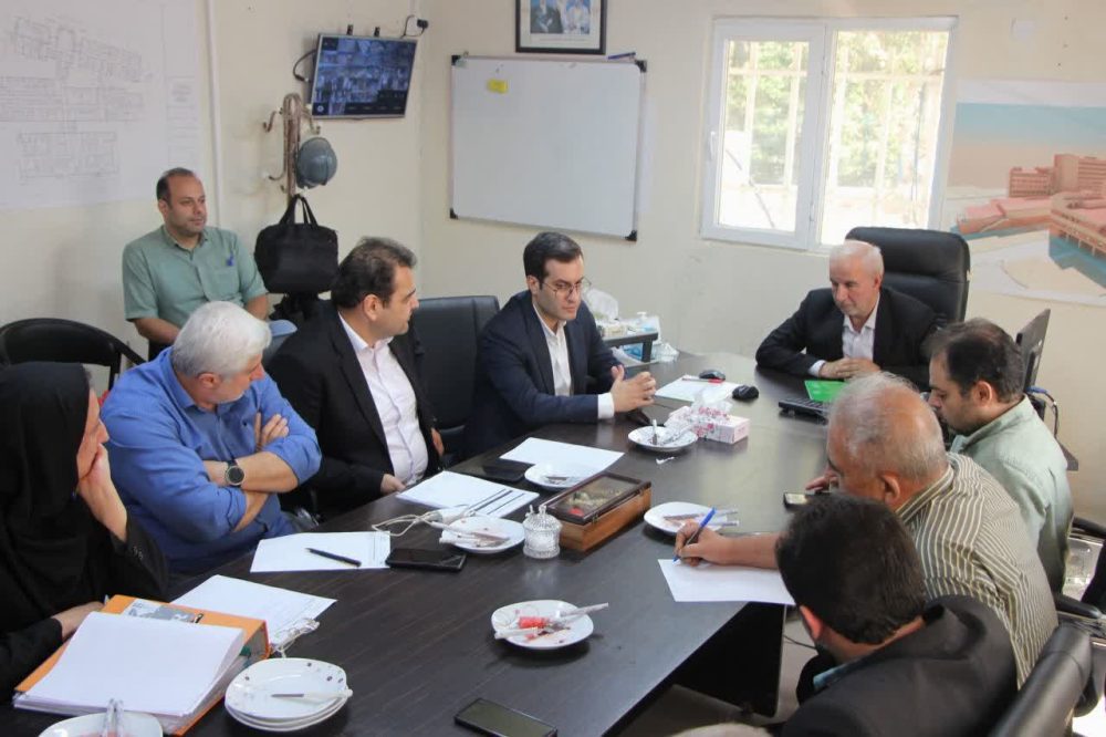 نشست تخصصی بررسی روند تکمیل و راه‌اندازی بیمارستان ۴۲۱ تخت‌خوابی لاکان رشت با حضور نماینده مجلس و مسئولان استانی برگزار شد