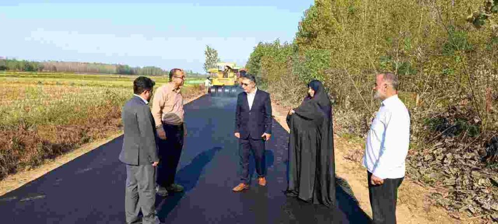 فرماندار صومعه سرا از اجرای پروژه آسفالت راه روستایی با اعتباری بیش از ۳ میلیارد تومان در این شهرستان خبر داد