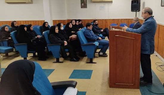 نشست هم‌اندیشی با پرستاران و ماماها در رشت؛ بررسی چالش‌ها و ارتقای شرایط کاری
