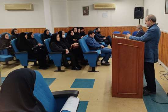 نشست هم‌اندیشی با پرستاران و ماماها در رشت؛ بررسی چالش‌ها و ارتقای شرایط کاری