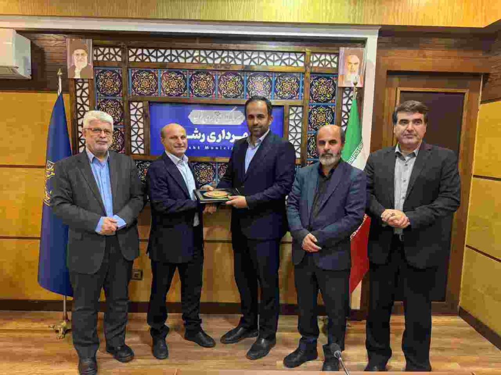 امضای قرارداد تکمیل ساختمان شهرداری منطقه ۳ رشت در راستای افزایش بهره‌وری و بهبود کیفیت خدمات