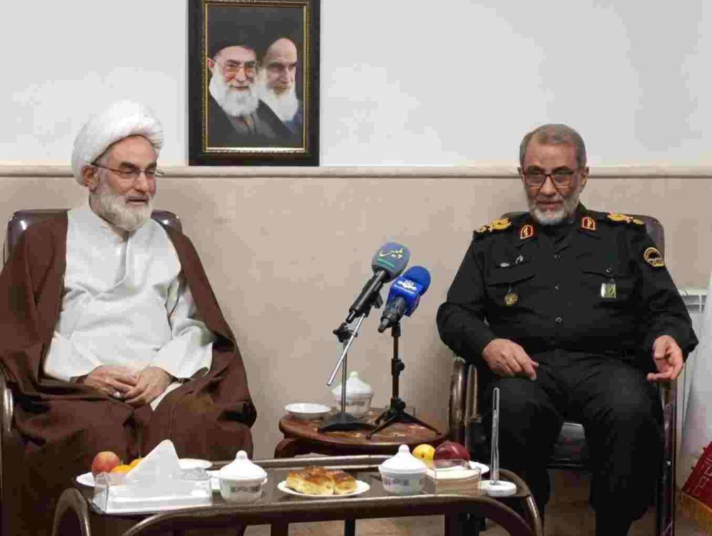 خدمت به جامعه اسلامي برتر از زيارت امام حسين(ع) است