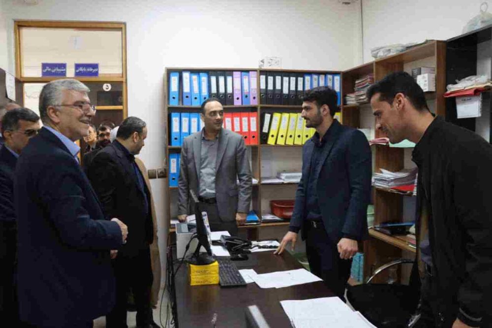 بازدید رئیس بنیاد مسکن کشور از ستاد بازسازی جنگ ۱۲ روزه در آستانه‌اشرفیه 