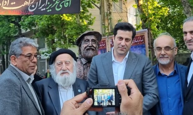 جشنی برای مفاخر؛ تجلیل از استاد حسین محجوبی تا جشن روز لاهیجان