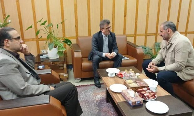 نشست سهجانبه مسئولان استانی و نماینده آستارا برای بررسی مسائل سلامت این شهرستان نشست سهجانبه مسئولان استانی و نماینده آستارا برای بررسی مسائل سلامت این شهرستان